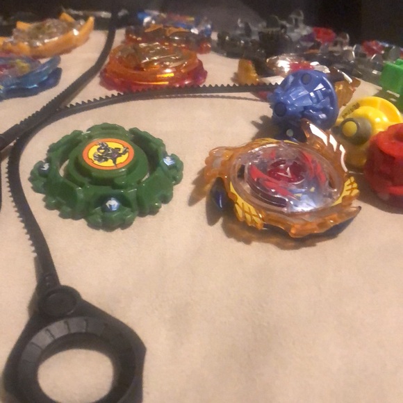 Hasbro BEYBLADE Lot - Picture 11 of 11